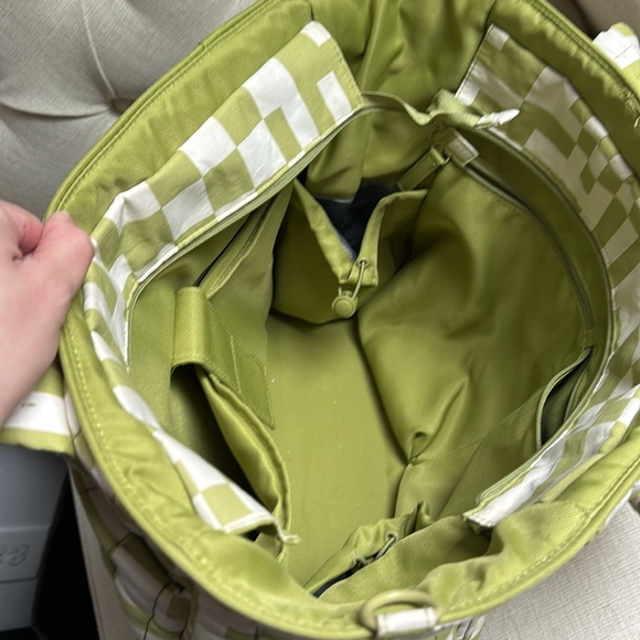 BEIS lime green diaper bag from Nordstrom - Picture 7 of 10